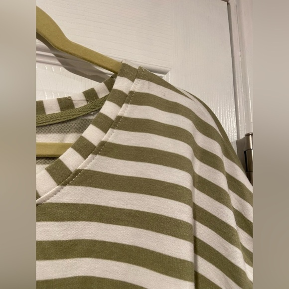 Jane + Delancey Size XL Banded Sleeve Crew Neck Green White Stripe Terry Top - Picture 9 of 10